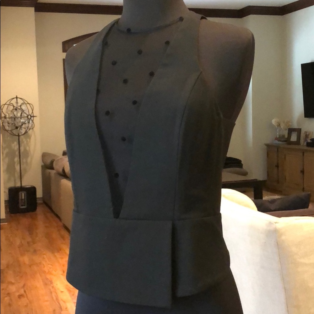 LIKE NEW Michelle Mason Top Sz 4